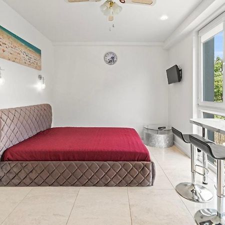 Vipalanga 777 Apartment Bagian luar foto